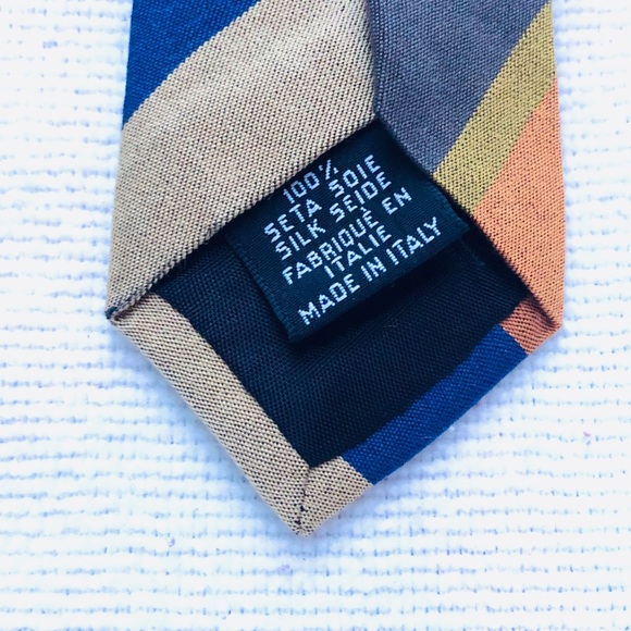 Silk vintage tie by Hugo Boss. Made in Italy - Picture 3 of 5